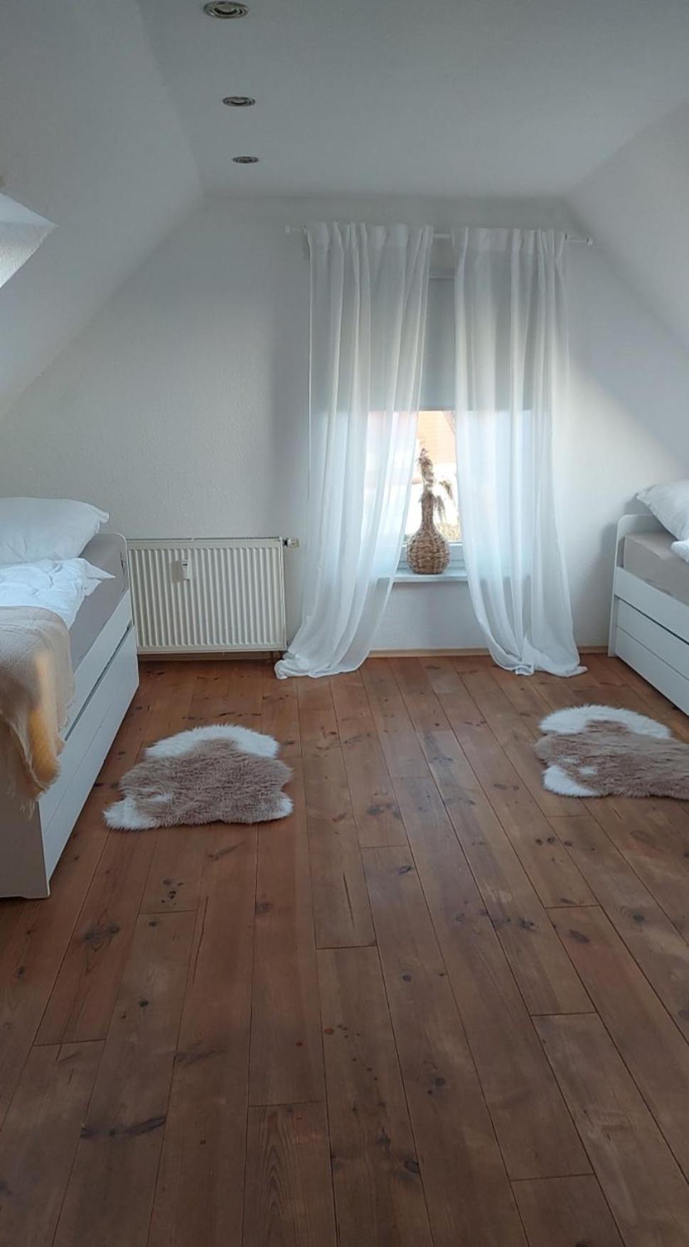 Stilvolle Ferienwohnung Free Parking, Space, Wlan Niestetal Экстерьер фото